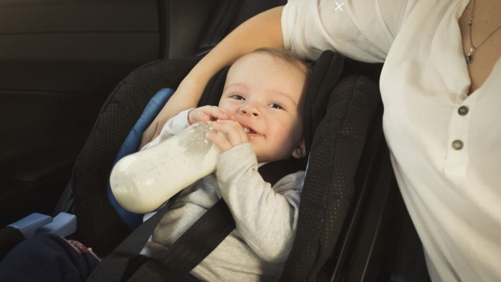 Can You Feed a Baby in a Car Seat 6